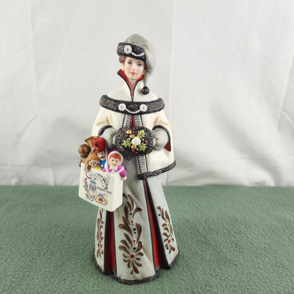Avon 1999 MRS ALBEE President's Club Award 9 3/4" Porcelain Figurine - Excellent